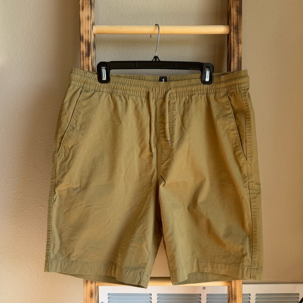 MEN’s TAN VOLCOM SHORTS